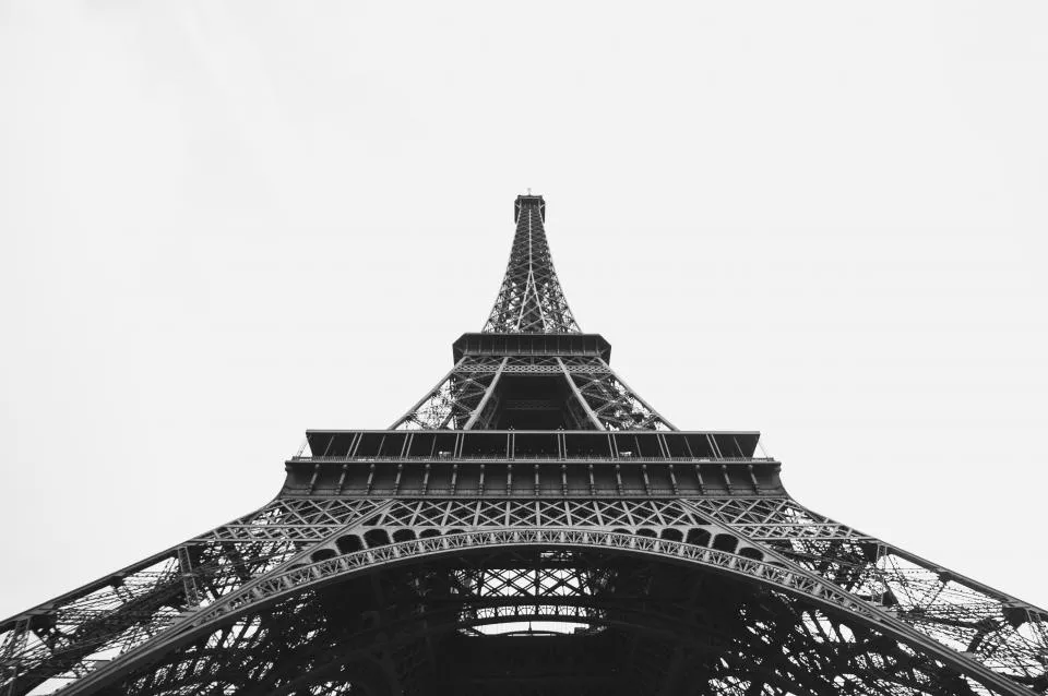 Eiffel Tower in black and white