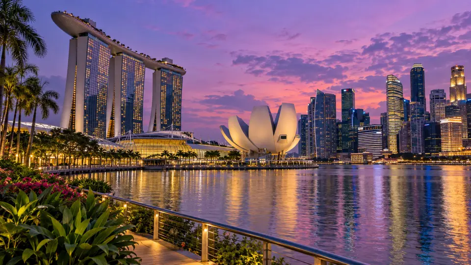 Singapore Marina Bay at dusk